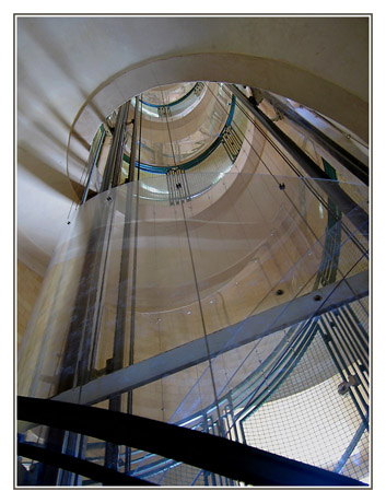 BLOG-IMG_5749-escalier phare Cap-Ferret