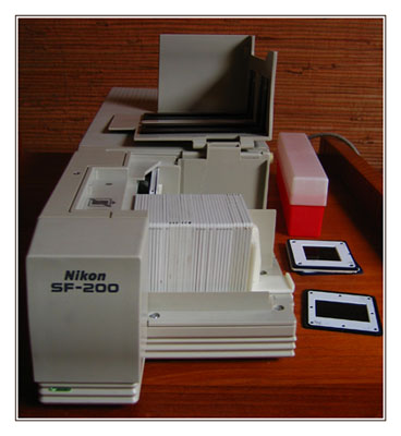 blog2-img_7377-nikon-scanner-ls2000-adaptateur-diapos-sf200-ouvert.jpg