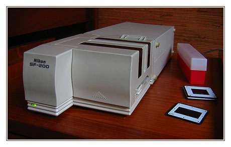 blog2-img_7380-nikon-scanner-ls2000-adaptateur-diapos-sf200-ferme.jpg