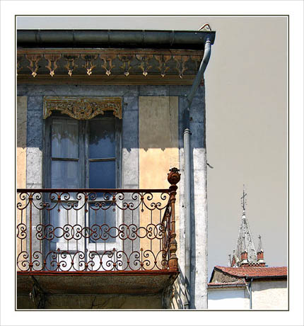 BLOG-Img_0846 Balcon église Vic + redressement + effet couleur