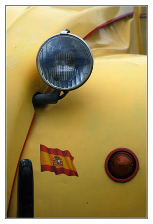 BLOG-DSC_1826-feux 2CV jaune