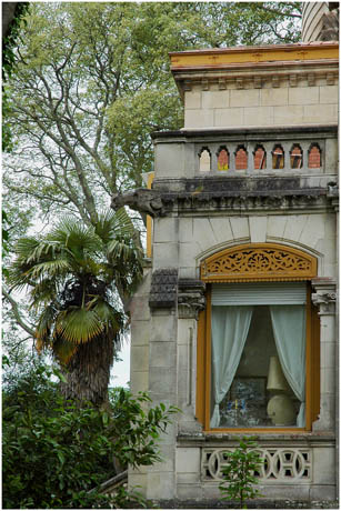 BLOG-DSC_2878-fenêtre et gargouille BLOG-DSC_2878-fenêtre et gargouille