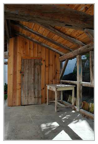 BLOG-DSC_4907-sous auvent Piraillan