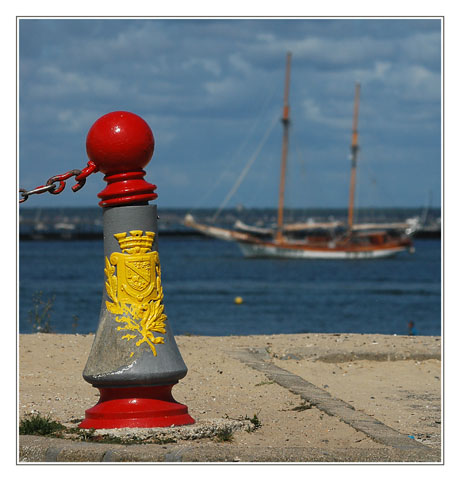 BLOG-DSC_4472-borne et vieux  gréement