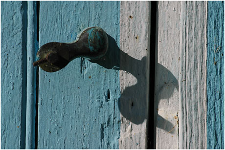 BLOG-DSC_5565-poignée porte bleue Tuiles