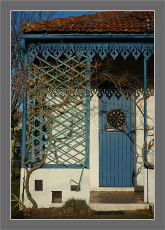 BLOG-DSC_6066-porche bleu et fléchettes