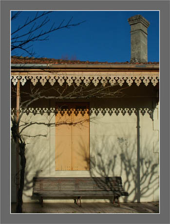 BLOG-DSC_6069-ombres façade Andernos