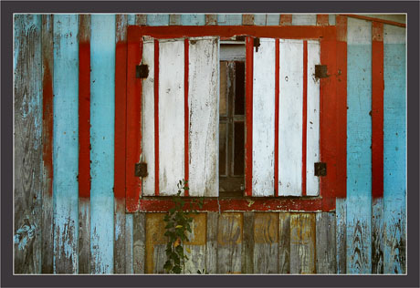 BLOG-DSC_6163-cabanon bleu rouge