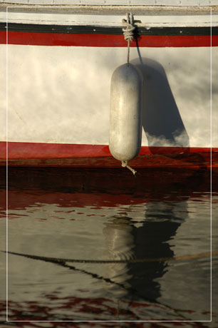 BLOG-DSC_6223-coque et bouée soleil couchant