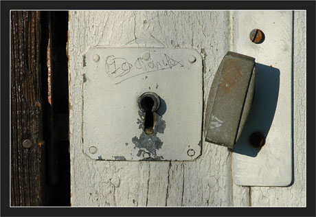 BLOG-DSC_7197-trou de serrure et poignée