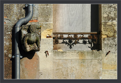 BLOG-DSC_7617-gouttière gargouille rambarde fer forgé