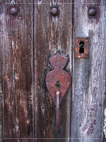 BLOG-IMG_1227-porte cloutée