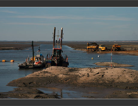 BLOG-DSC_8164-dragage chenal ports du Canal et Larros Est BLOG-DSC_8164-dragage chenal ports du Canal et Larros Est