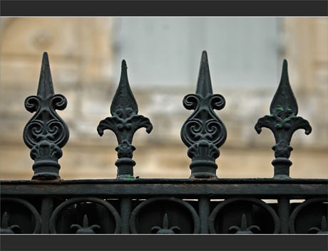 BLOG-DSC_9615-grille maison volets bleus