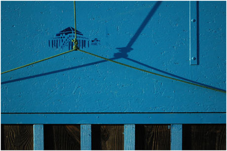 BLOG-DSC_5946-volet bleu à poulie et  tchanquées