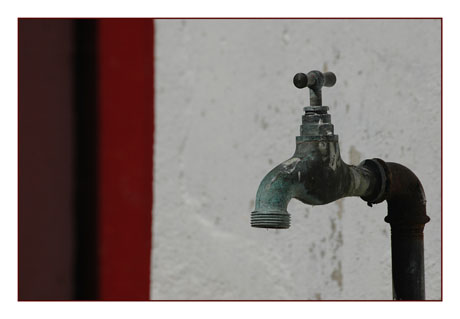 BLOG-DSC_0404-robinet dépendances Certes