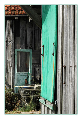 BLOG-DSC_0849-volet vert et vieille porte Larros plein Ouest