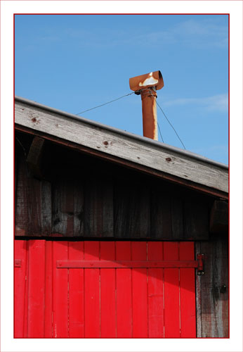 BLOG-DSC_0855-porte rouge et cheminéet Larros plein Ouest