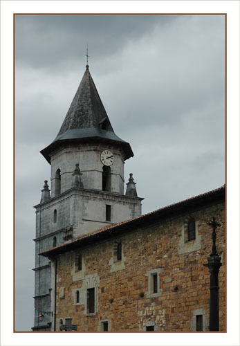 BLOG-DSC_0927-clocher église Aïnhoa