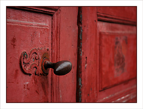 BLOG-DSC_0933-poignée porte rouge Aïnhoa