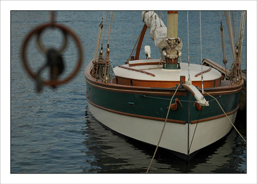 BLOG-DSC_1049-anneau flou et vieux gréement