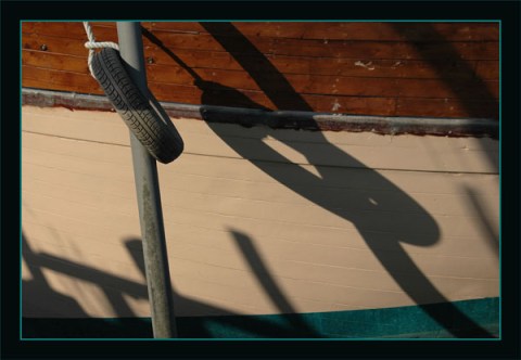 BLOG-DSC_1485-ombres ponton la Teste sur coque