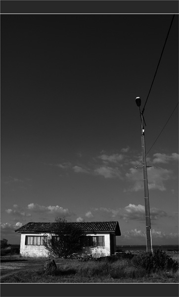 BLOG-DSC_1717-réverbère cabane Meyran Est N&B