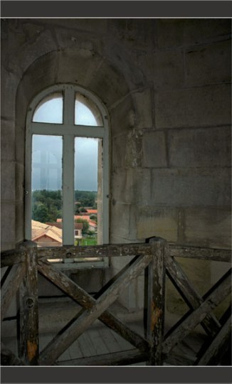 BLOG-DSC_1770-fenêtre Est clocher St André