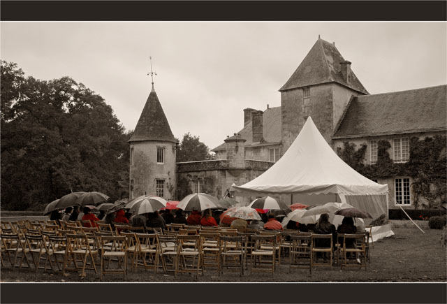 BLOG-DSC_1822-concert château Ruat et parapluies