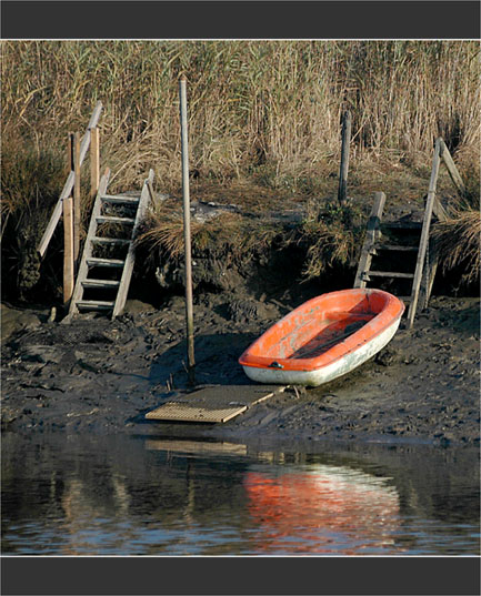 BLOG-DSC_2002-barque orange esseulée Leyre