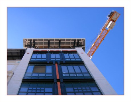 BLOG-IMG_1395-extension contemporaine et grue