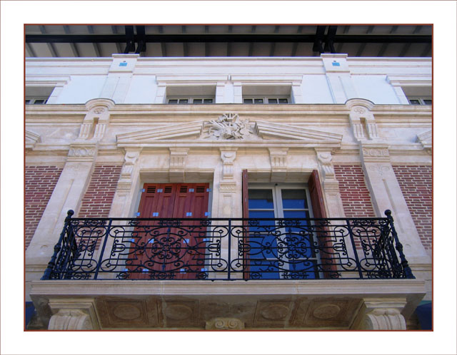 BLOG-IMG_1396-Façade ancienne conservée + extension