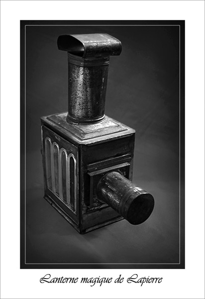 BLOG-DSC_2153-lanterne magique Lapierre N&B + V + cadre blanc