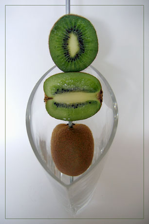 BLOG-IMG_1168-brochette 3 kiwis sur vase
