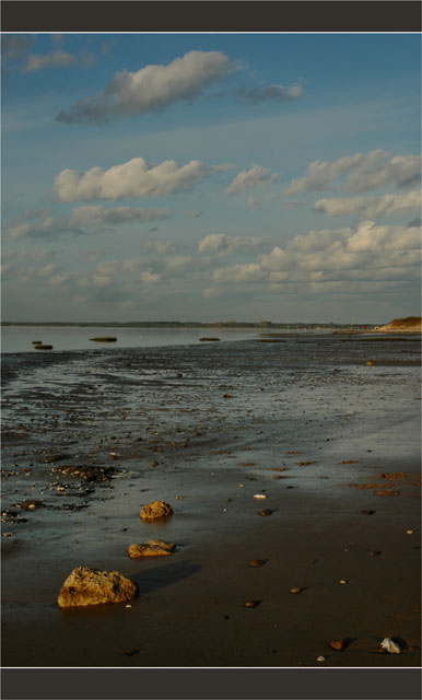 BLOG-DSC_2748-cailloux et nuages plage du Teich 50-50