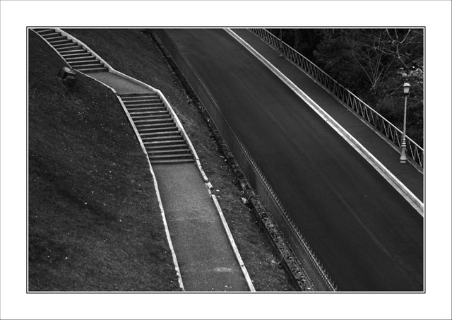 BLOG-DSC_5097-Escalier et rue parc mauresque N&B