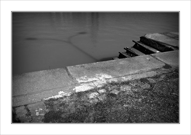 BLOG-DSC_5165-ombre réverbère et quai bassins à flot Bacalan