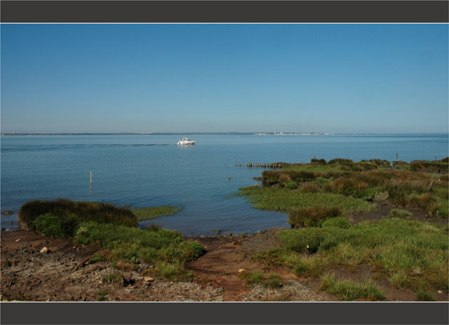 BLOG-DSC_6857-rivages Audenge, bateau sur Bassin, Arcachon
