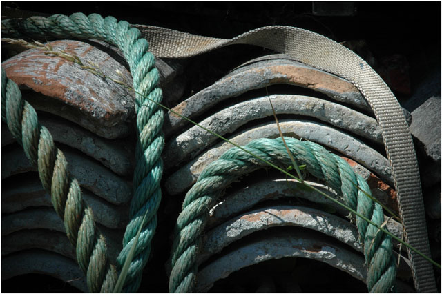 BLOG-DSC_7333-tuiles à chauler, corde verte et sangle