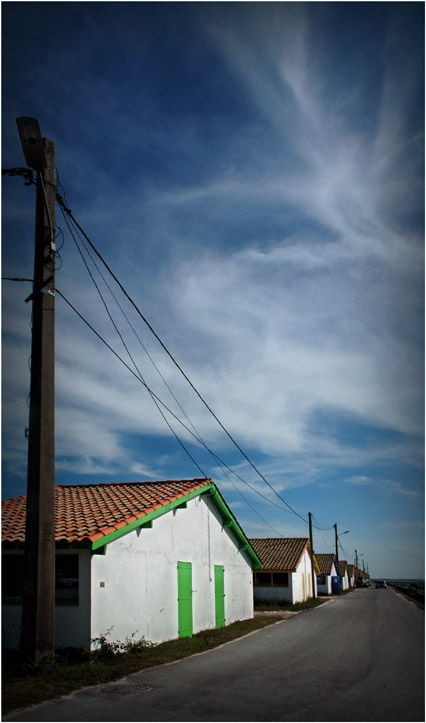BLOG-DSC_9781-réverbère et jetée ouest port Arès V