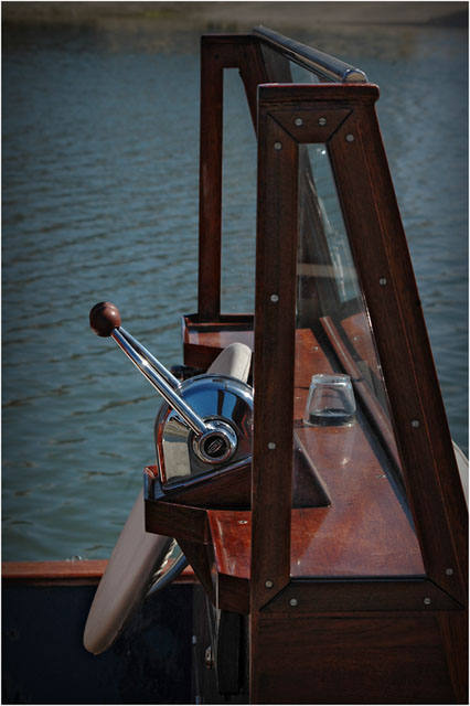 BLOG-DSC_9849-poste pilotage bateau