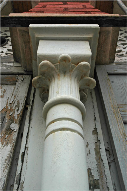 BLOG-DSC_9976-fenêtre délabrée entrée parc mauresque