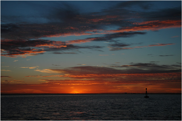BLOG-DSC_0679-lever de soleil bouée port Arcachon