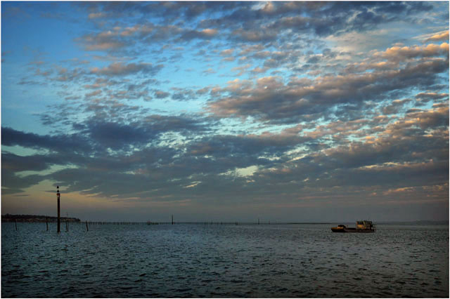 BLOG-DSC_0719-plate ostréicole lever du jour