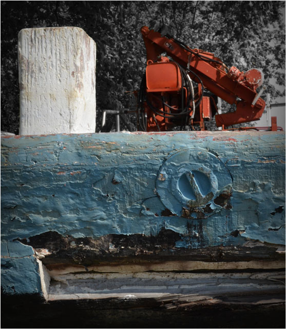 BLOG-DSC_04619-rec-proue vieille plate et engin de levage N&C