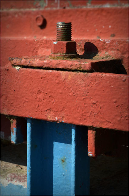 BLOG-DSC_04632-fixation machine ostréicole sur coque vieille plate