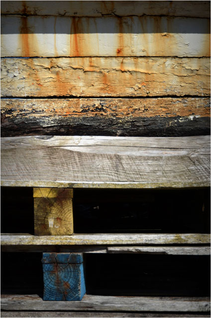 BLOG-DSC_07859-coque vieille plate sur palettes 1