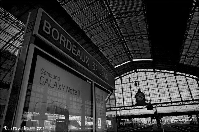 BLOG-DSC_18061-panneau gare Bordeaux St Jean N&B