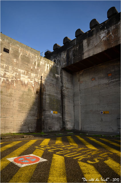 BLOG-DSC_18250-parking secours base sous-marine Bordeaux Bacalan