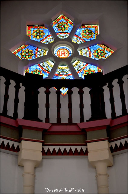 BLOG-DSC_19079-vitrail chapelle villa algérienne  ND du Cap à l'Herbe